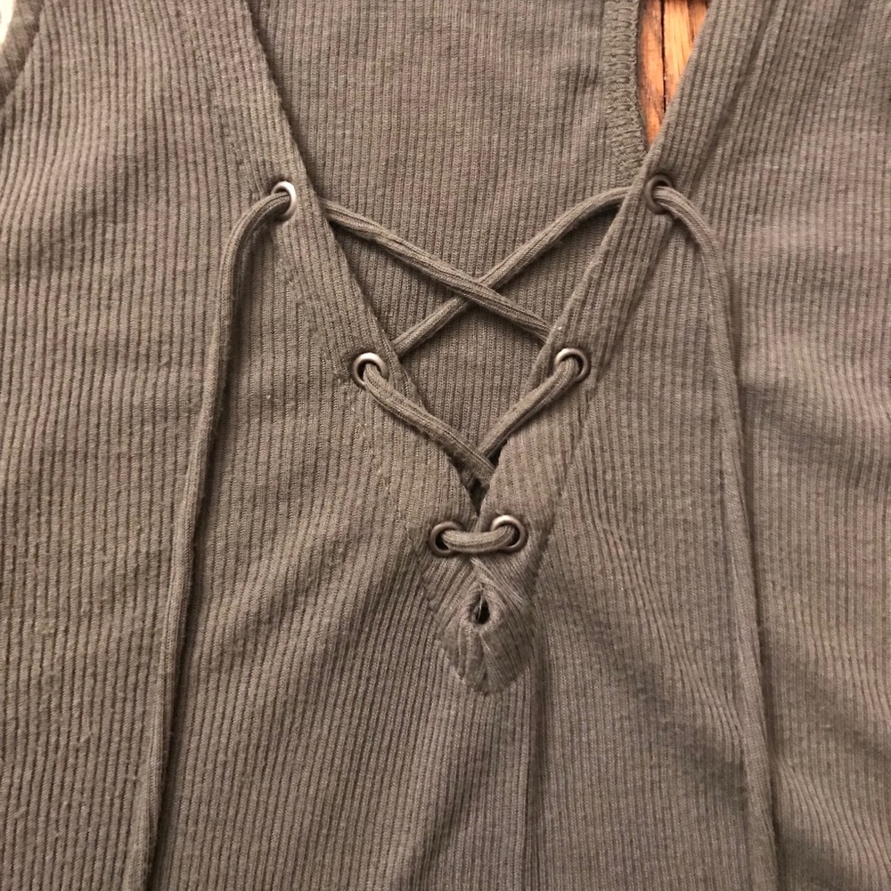 Hollister Army Olive Green Lace Up Tank Must Have - Picture 3 of 5